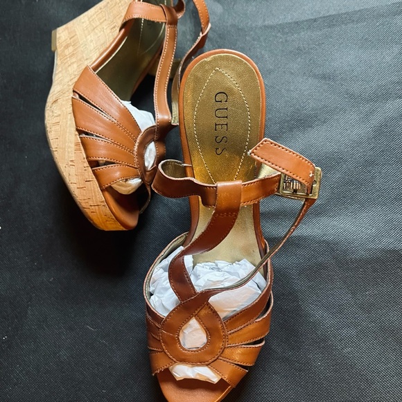 Brown wedges shoes used twice - Picture 3 of 3